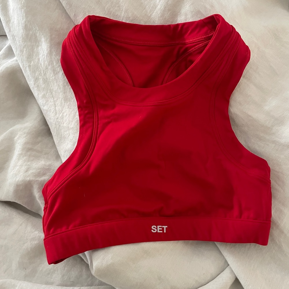 Set active M sportbody high neck racer-back sports bra in cherry red